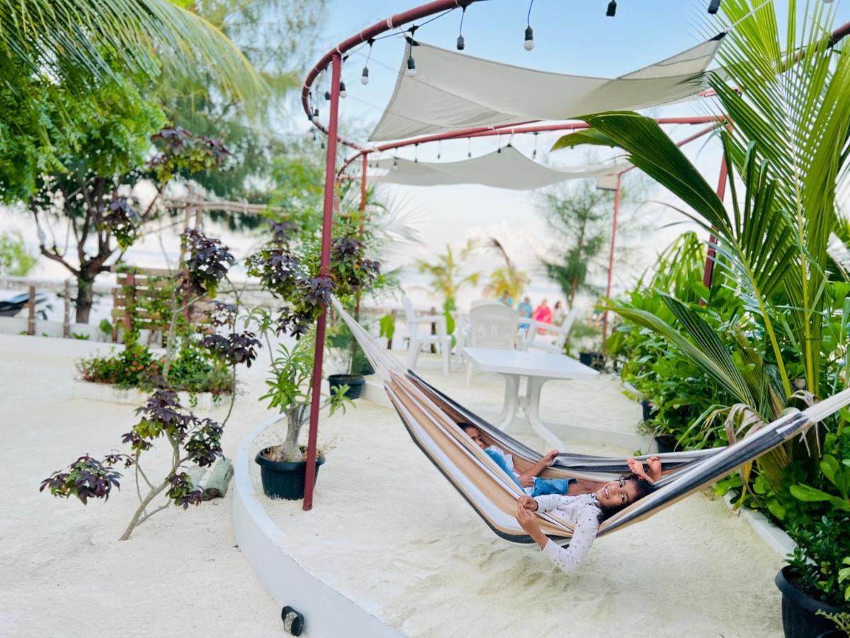 Pelican Beach Maafushi Exterior foto
