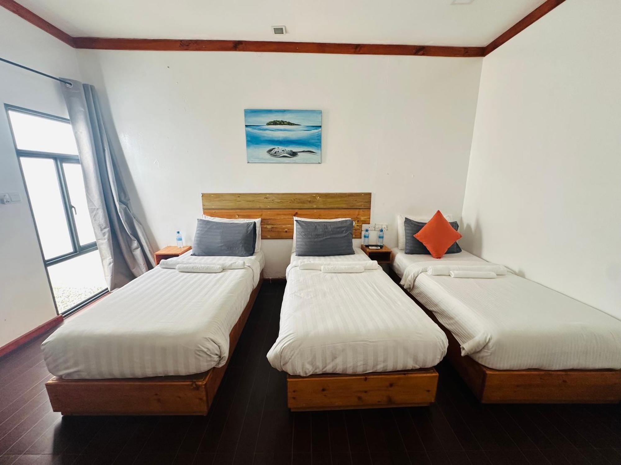 Pelican Beach Maafushi Exterior foto