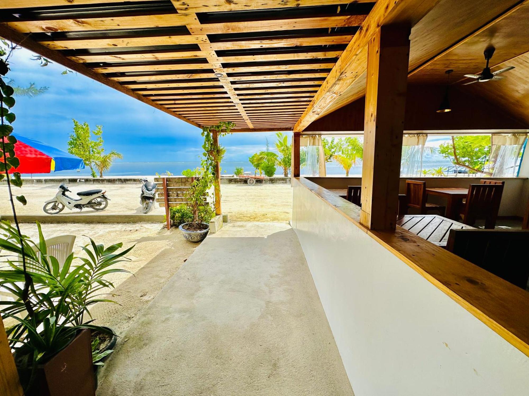 Pelican Beach Maafushi Exterior foto