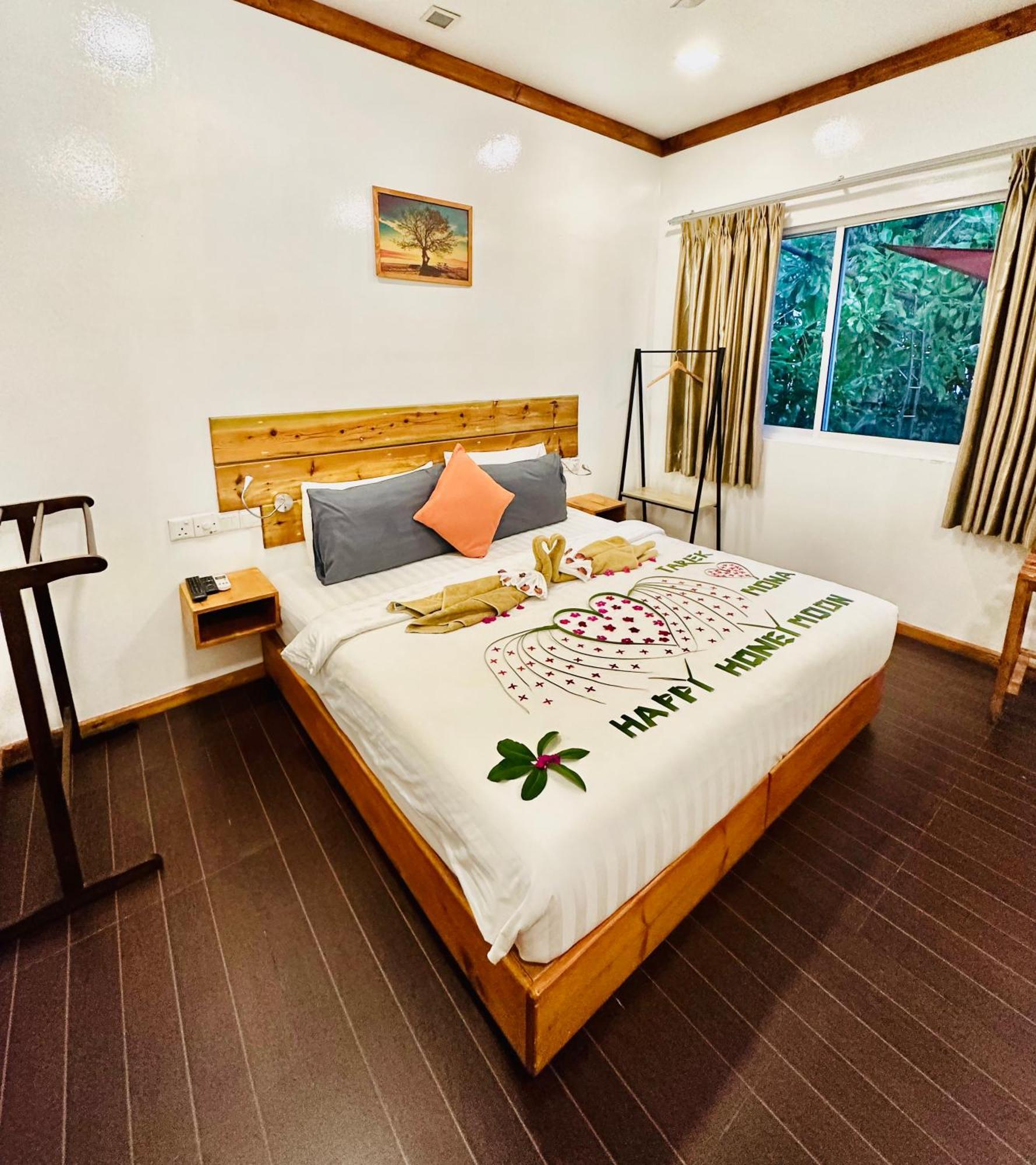 Pelican Beach Maafushi Exterior foto